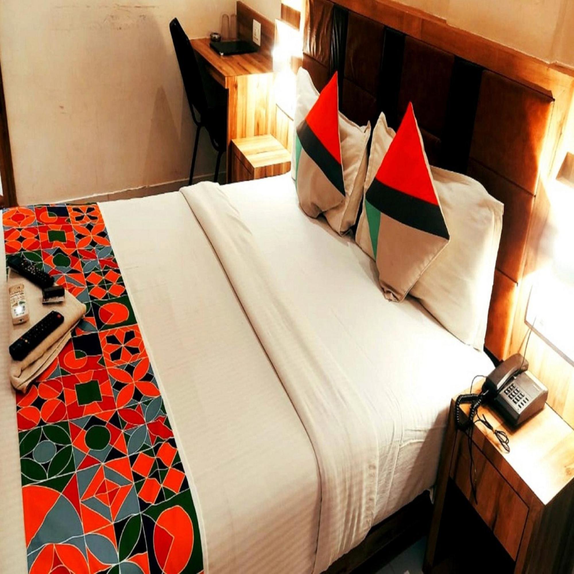 Gateway Inn Мумбаї Екстер'єр фото