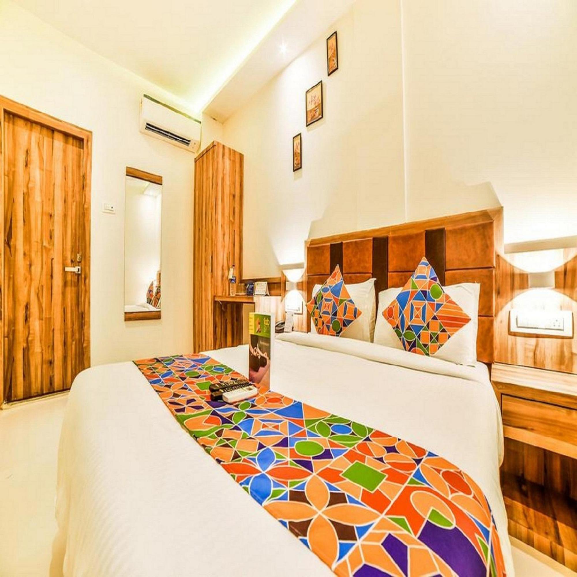 Gateway Inn Мумбаї Екстер'єр фото